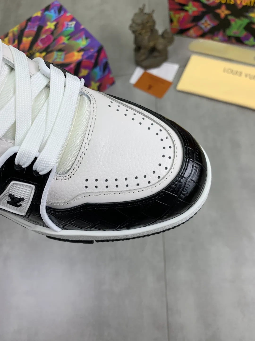 Men's men's shoes 💰P560 new style 💶【LOUIS VUITTON) (original order) new style 🍀LV Louis Vuitton *——LV classic trendy shoes! Made of imported original cowhide and water-dyed cowhide lining. The latest original wear-resistant rubber combination outsole! High quality products! Multiple colors available, code number: 38-46